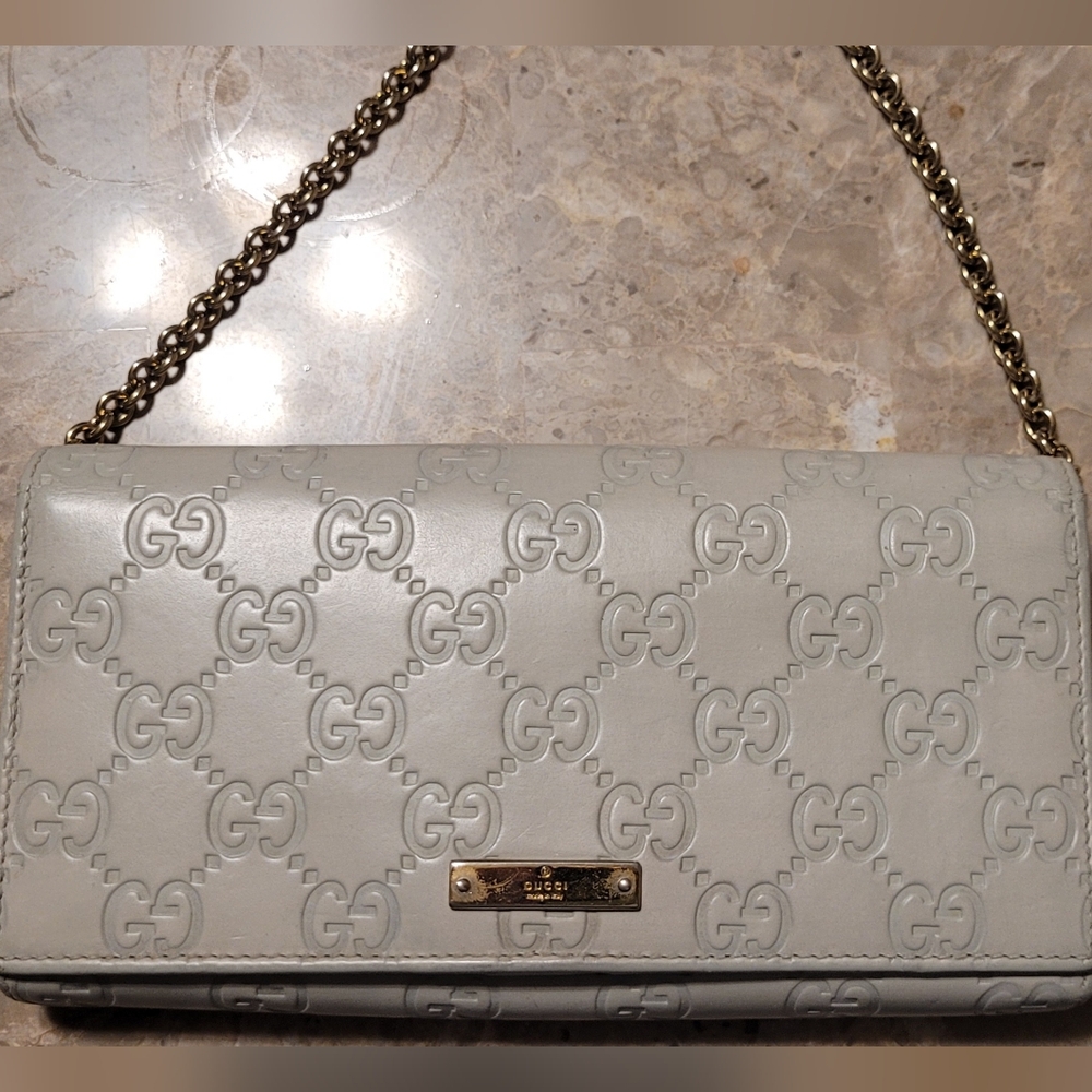 Gucci Cream Leather Clutch Wallet with Gold Chain - Picture 3 of 16